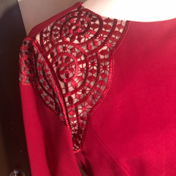 Stunning red dress - Picture 3 of 8